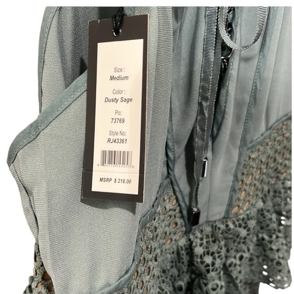 ROMEO & JULIET COUTURE DUSTY SAGE TIERED RUFFLE DRESS NWT SIZE MEDIUM - Picture 7 of 11